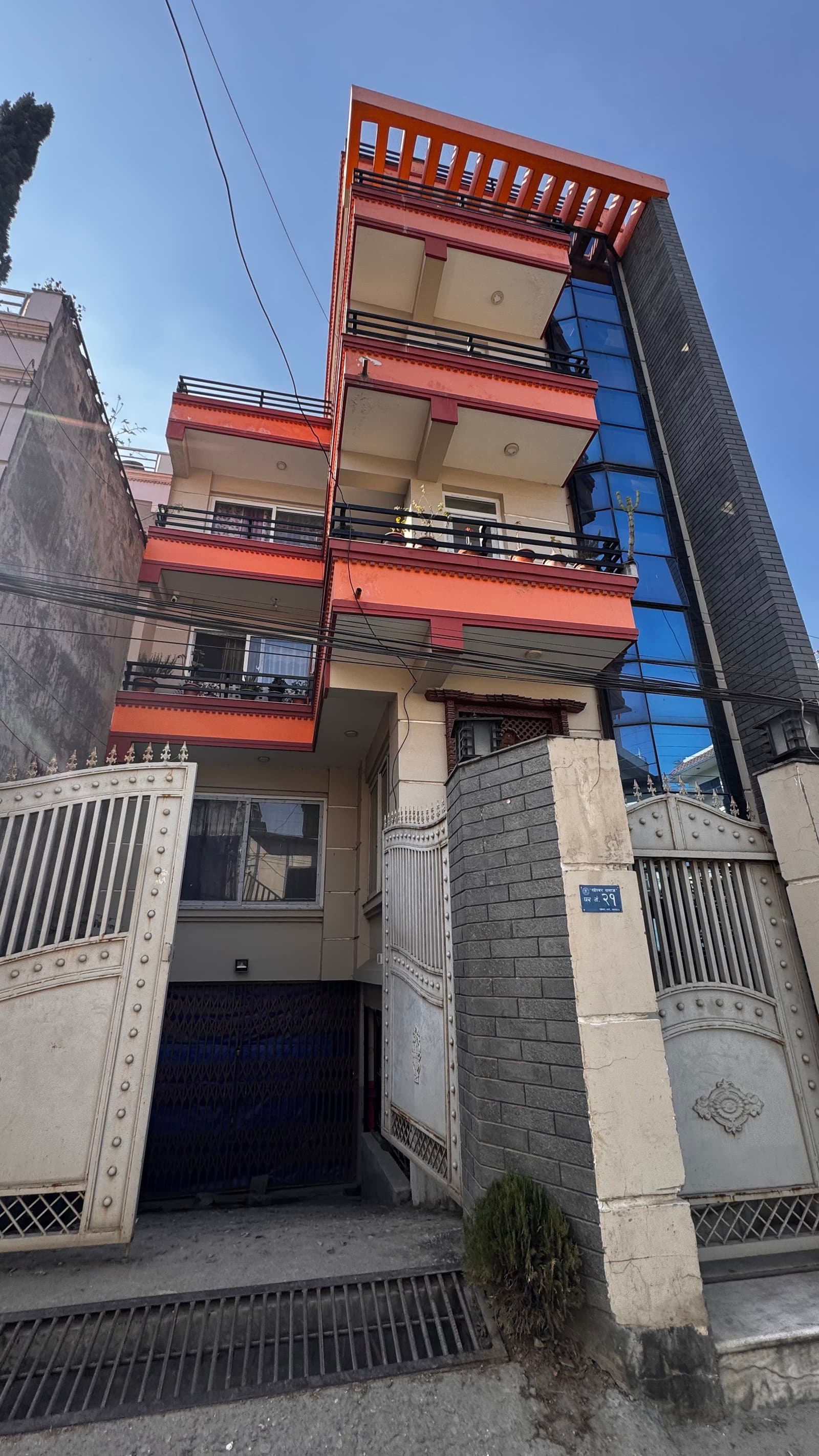 In the Buddha area, there is a house for sale.