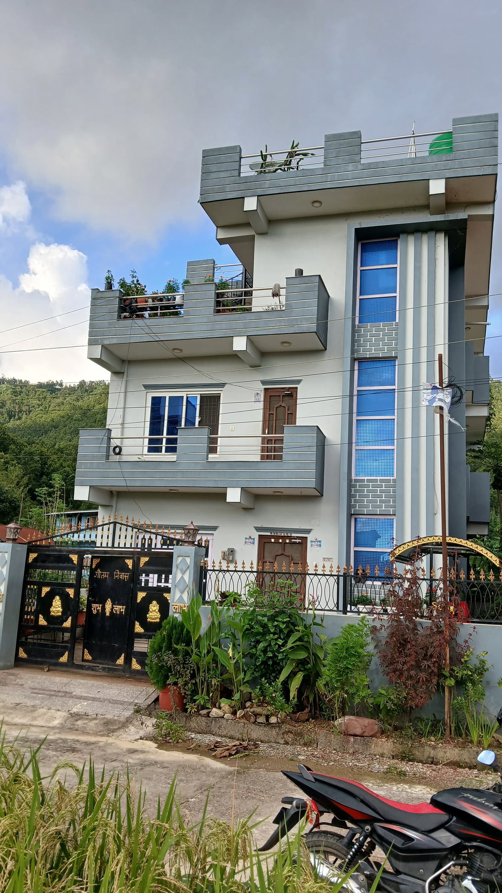 हेटौंडा 5 पिप्ले मा अत्यन्तै शान्त वातावरण मा सुन्दर नयाँ घर बिक्रीमा !!