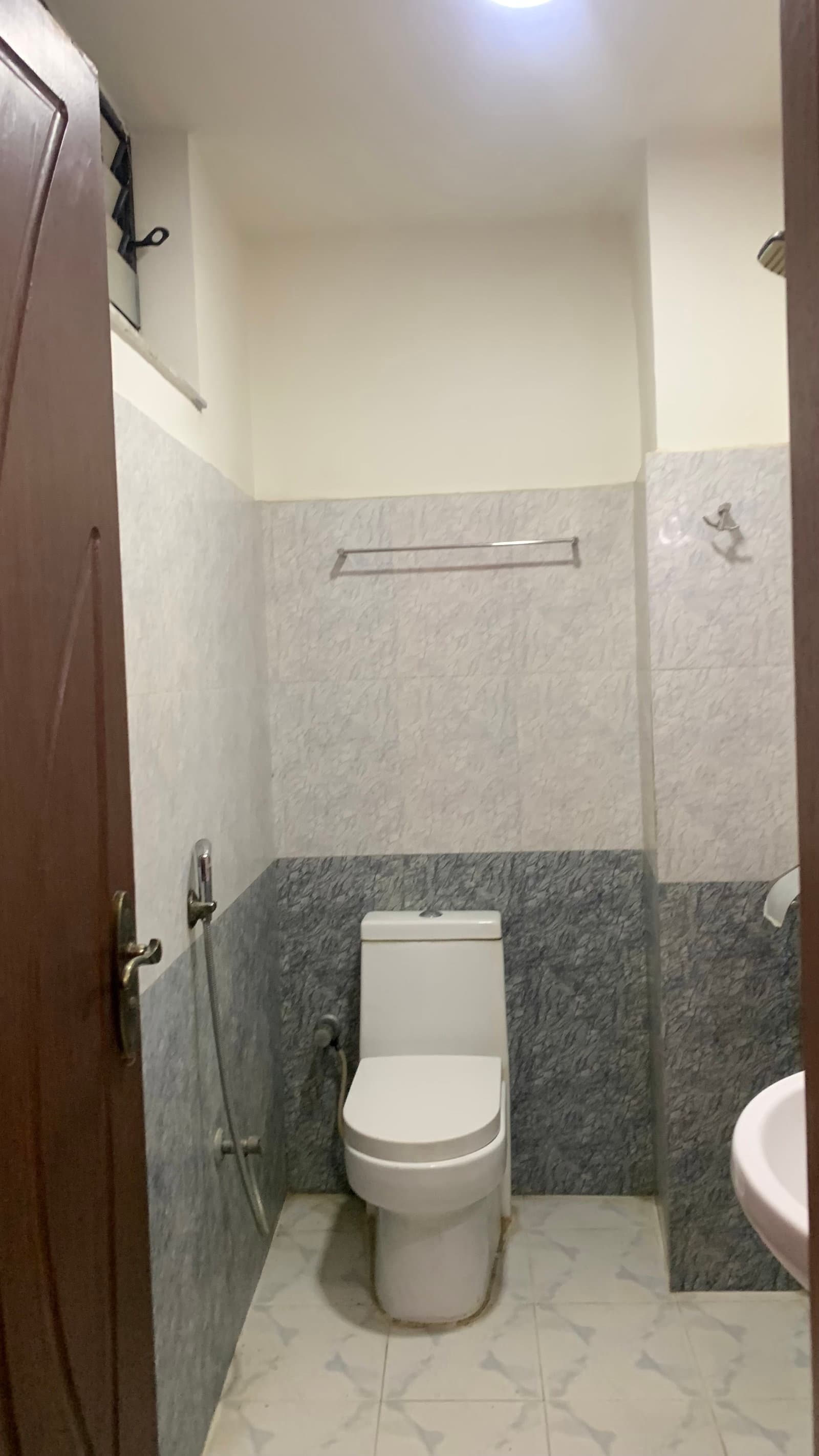 flat on rent bhojipokhari