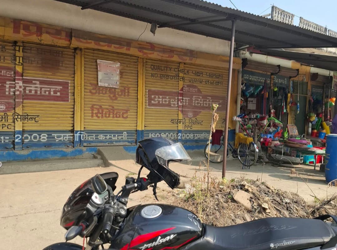 Best shutter for rent in rupandehi, Pharsatikar