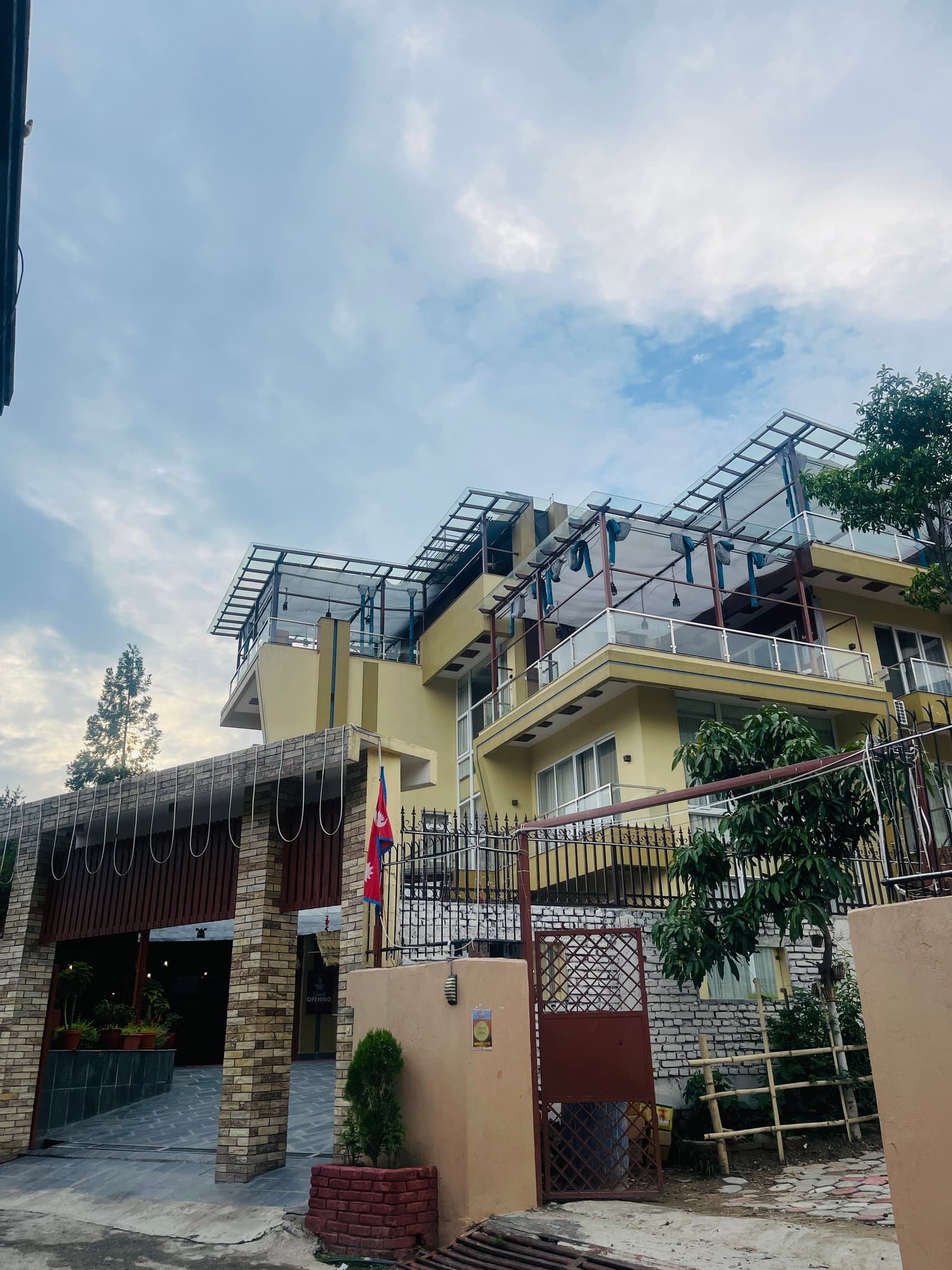 Residential/Commercial house