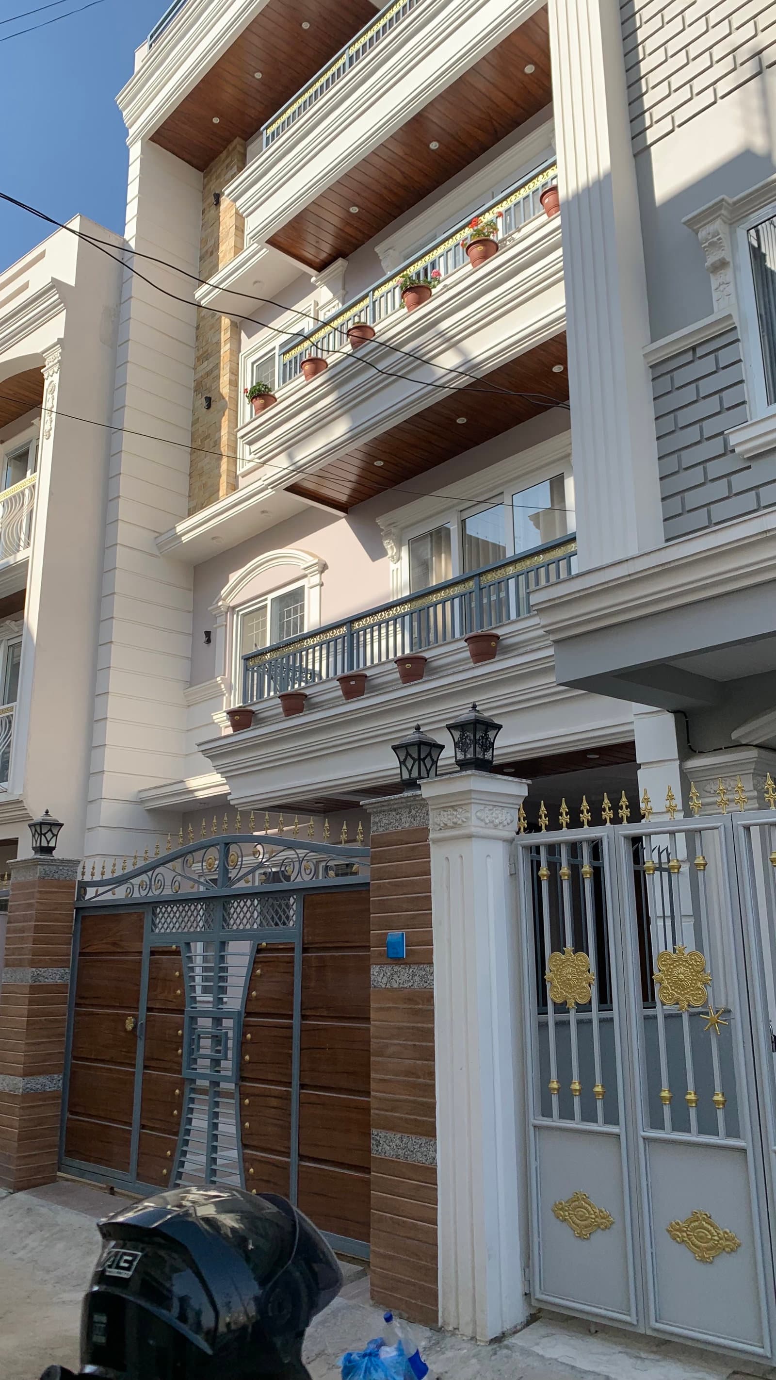 flat on rent
2bk near to main highway